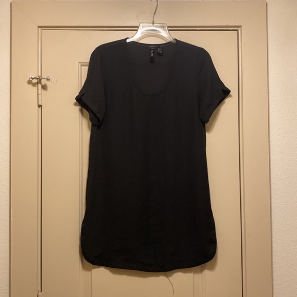 Light weight, see through, sultry top! - Picture 4 of 5